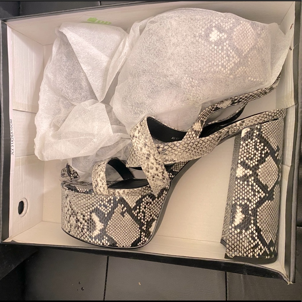 Brand new heels